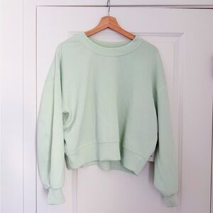 Lululemon Softreme Perfectly Oversized Cropped Crew Size 6 Kohlrabi Green